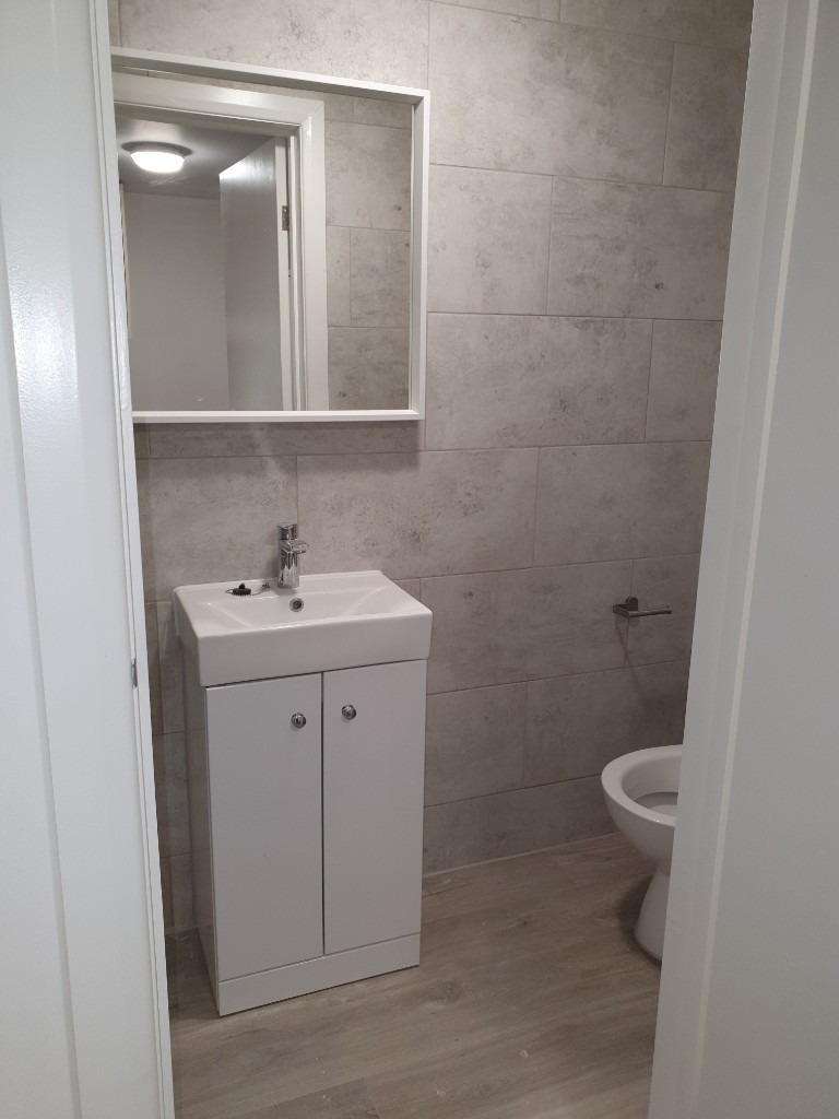 A beautiful executive 1 Bed flat. Separate kitchen and shower room. £1300 inc ALL bills except Elec