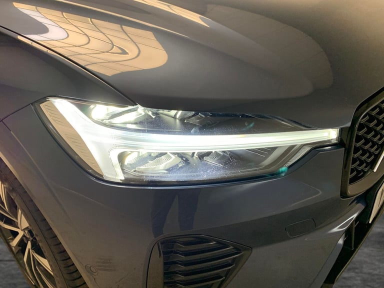 2022 Volvo XC60 2.0 B5P Plus Dark 5dr AWD Geartronic ESTATE PETROL Automatic