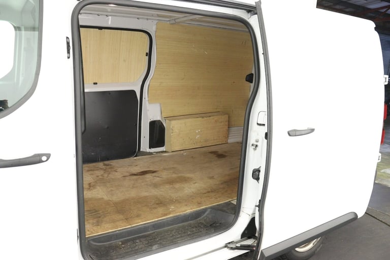 2022 Vauxhall Vivaro 2900 1.5D 100PS Dynamic H1 Van Panel Van Diesel Manual