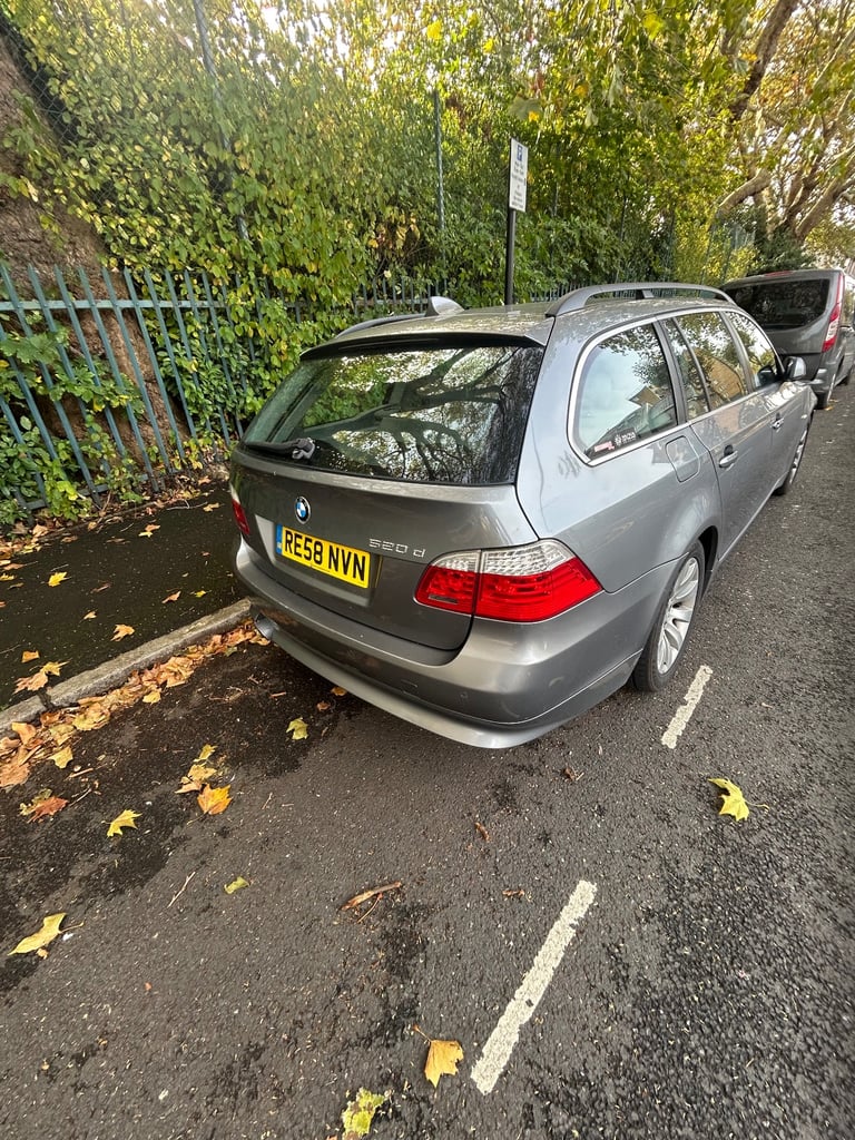 BMW 520D AUTO TOURING LCI