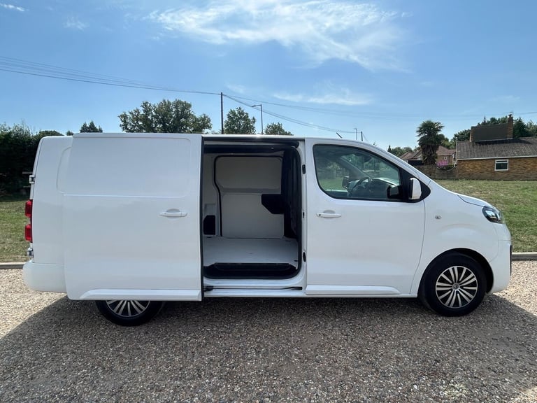 2019 Vauxhall Vivaro 1.5 Turbo D 2900 Sportive L2 H1 Euro 6 (s/s) 5dr PANEL VAN Diesel Manual