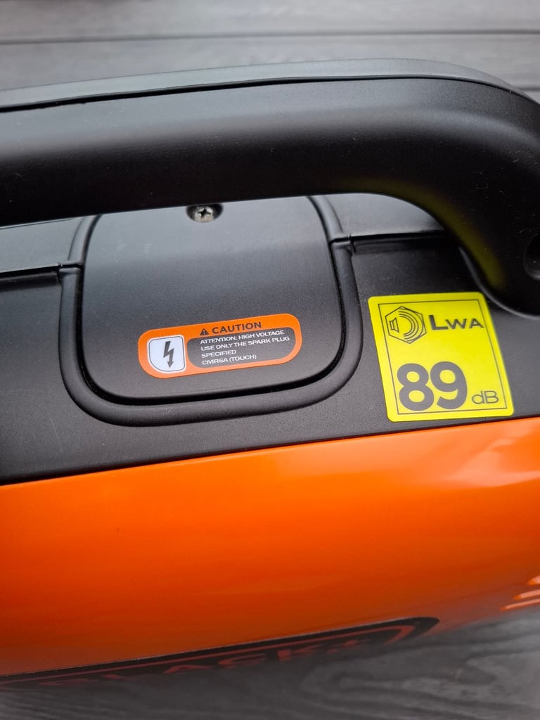 Petrol generator Black + Decker BXGNi900E 4-stroke petrol generator inverter generator 