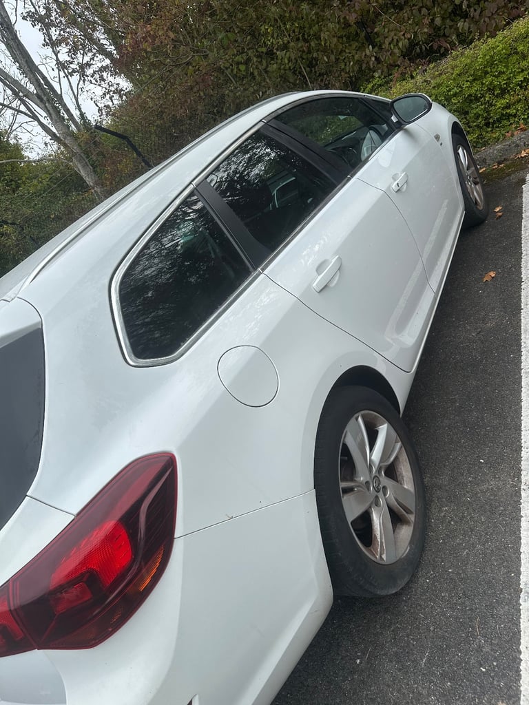 Vauxhall, ASTRA, Estate, 2013, Semi-Auto, 1598 (cc), 5 doors