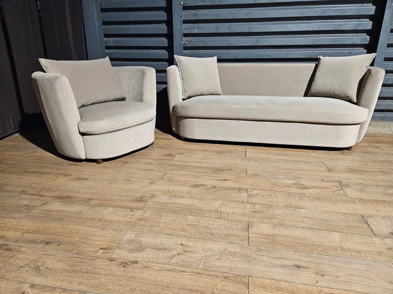 Unused Velvet 3 Seater Sofa & Cuddle Chair.