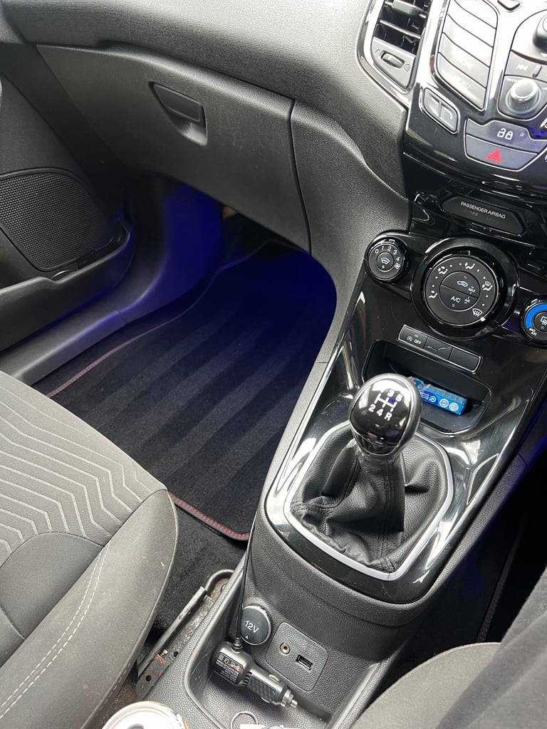 Ford, FIESTA, Hatchback, 2015, Manual, 998 (cc), 5 doors
