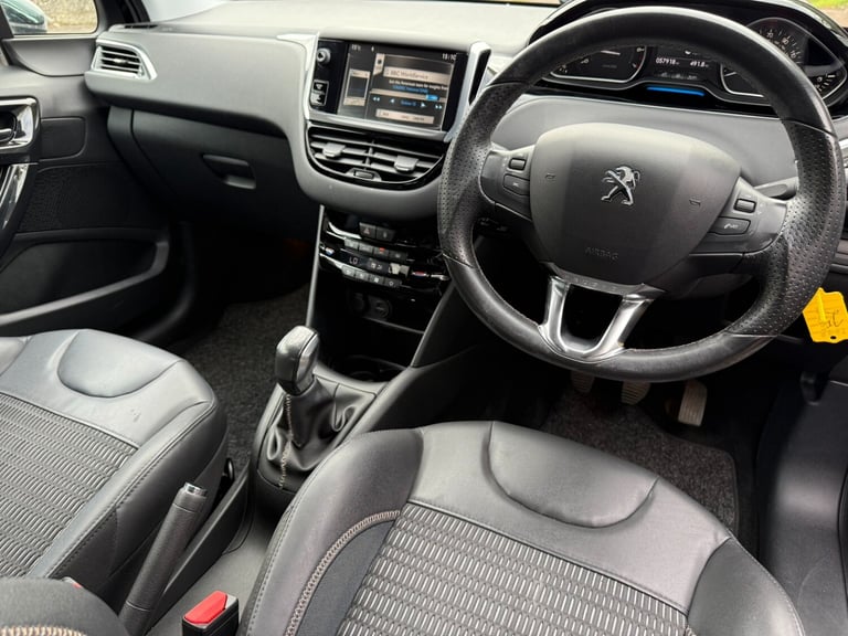 2013 Peugeot 208 1.2 VTi Allure 3dr HATCHBACK Petrol Manual