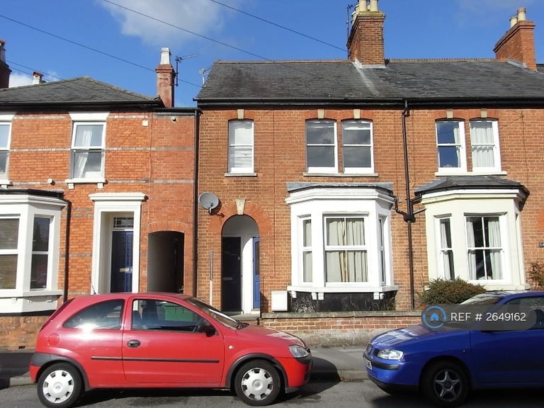 2 bedroom flat in Craven Road, Newbury, RG14 (2 bed) (#2649162)