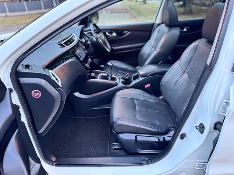 Nissan, QASHQAI, Hatchback, 2015, Manual, 1197 (cc), 5 doors