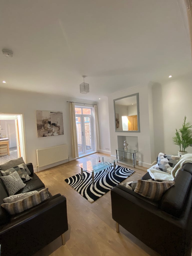 STUDENT Accommodation Room to rent in Clarendon Park LE2 University of Leicester DMU