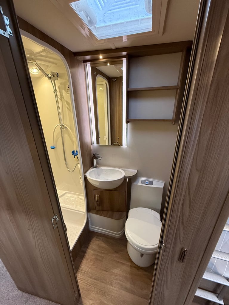 Swift charisma 565 6 berth 2016 top of the range spec