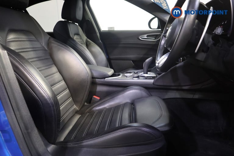 2022 Alfa Romeo Giulia 2.0 TB 280 Veloce [Performance brake] 4dr Auto Saloon Petrol Automatic