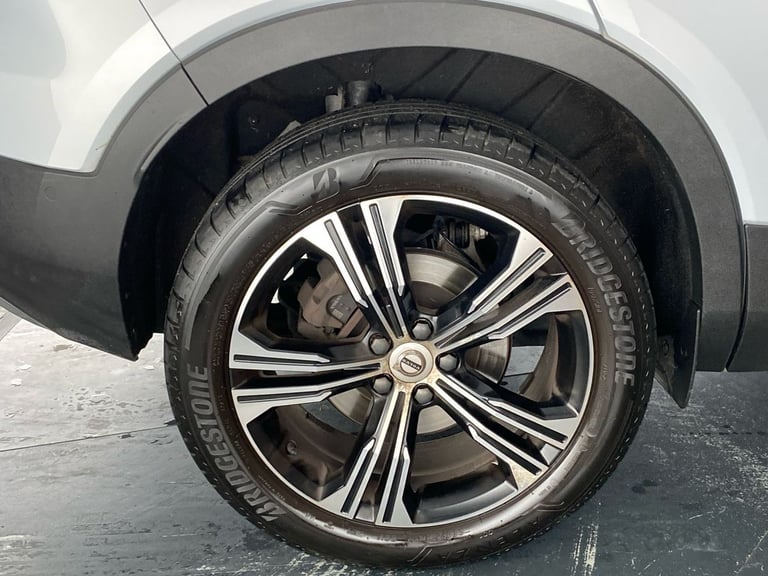 2020 Volvo XC40 2.0 B4P Inscription Pro 5dr Auto Crossover/SUV PETROL Automatic