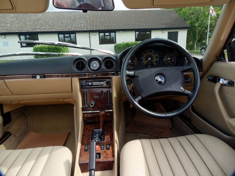 1988 Mercedes-Benz SL 3l 2d  AUTO  188 BHP Convertible Petrol Automatic