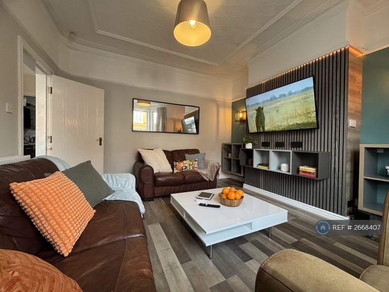 4 bedroom house in Crawford Avenue, Mossley Hill, Liverpool, L18 (4 bed) (#2668407)