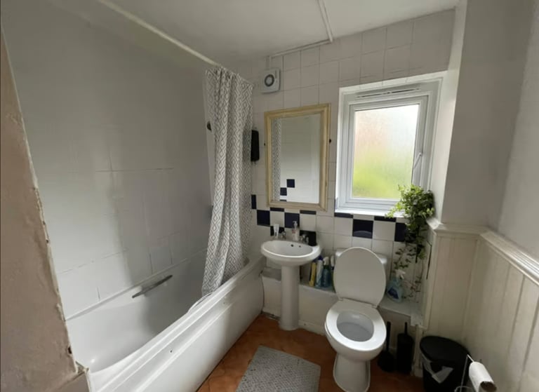 3-Bedroom Flat | Furnished | Fitted Kitchen | Ground Floor | Ravensbourne Mansions, Deptford - SE8