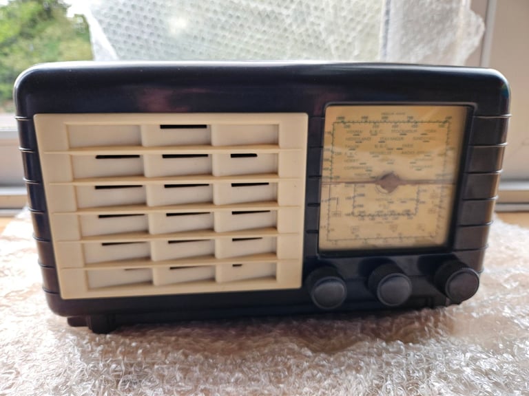 image for Old valve radio ultra?