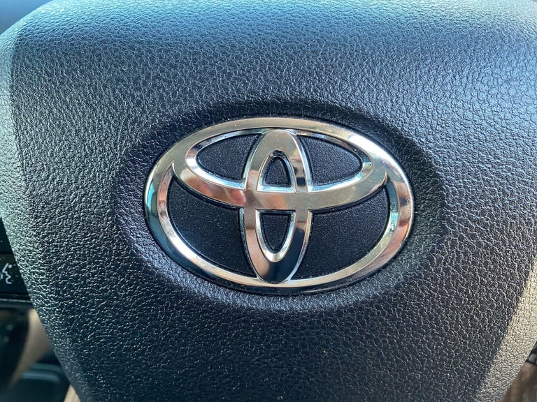 2019 Toyota Prius 1.8 VVTi Excel Euro 6 (S/S) CVT 5Dr Hybrid