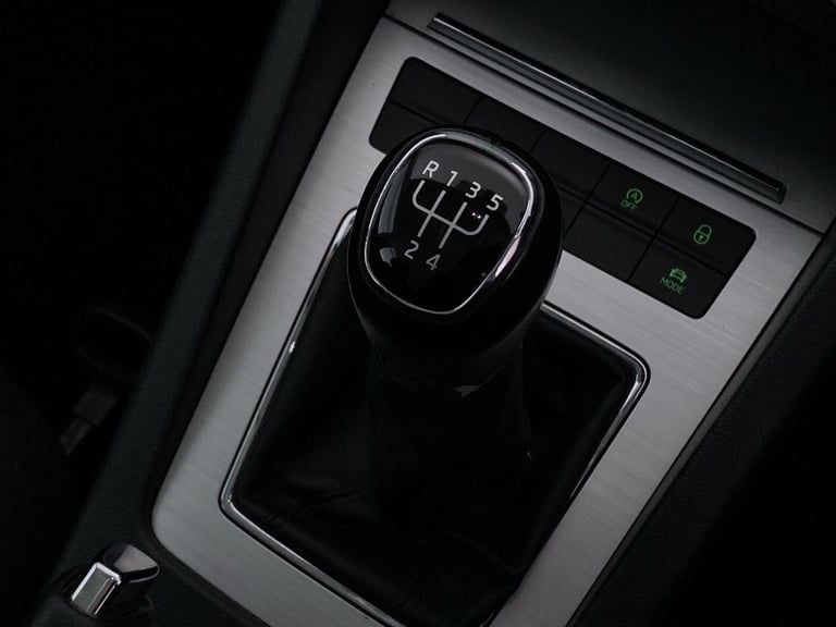 2019 Skoda Octavia 1.6 TDI SE Technology 5dr Estate DIESEL Manual