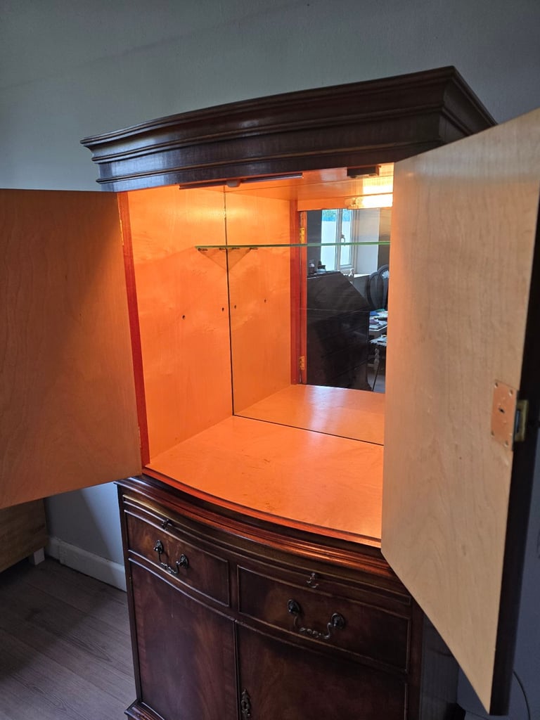 VINTAGE Burr Walnut Purpose Built Cocktail Drinks Cabinet -Possible Local Delivery