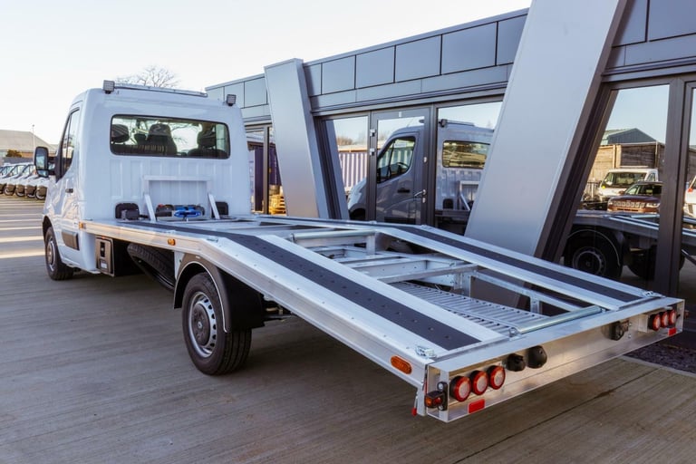 INTERSTAR MASTER RECOVERY TRUCK BODY BEAVERTAIL BODY CAR TRANSPORTER 2024
