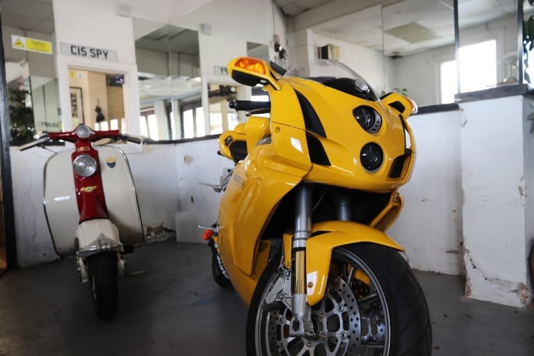 2004 Ducati 999 GIALIO FLY  2004ONLY 200 MILES FROM NEW Petrol Manual