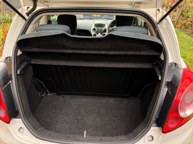 Ford, KA, Hatchback, 2012, Manual, 1242 (cc), 3 doors