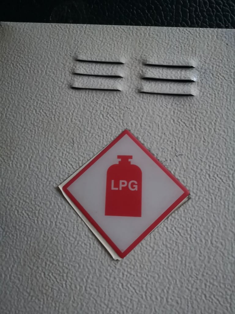 Gas door 