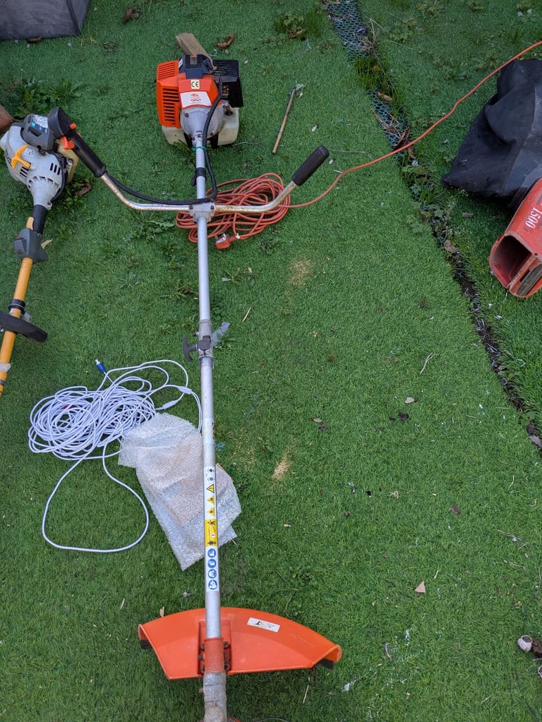 image for Reserved - free non working petrol strimmer