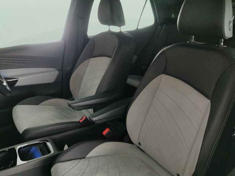 2022 Volkswagen ID.3 Pro Performance 58kWh Family Hatchback 5dr Electric Auto (204 ps) - LED - R ...