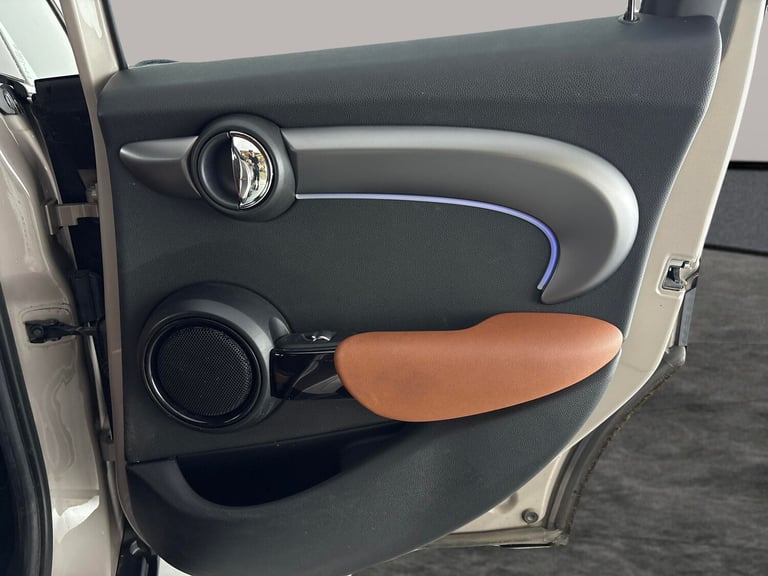 2022 MINI Hatch 1.5 Cooper Exclusive 5dr Auto HATCHBACK PETROL Automatic