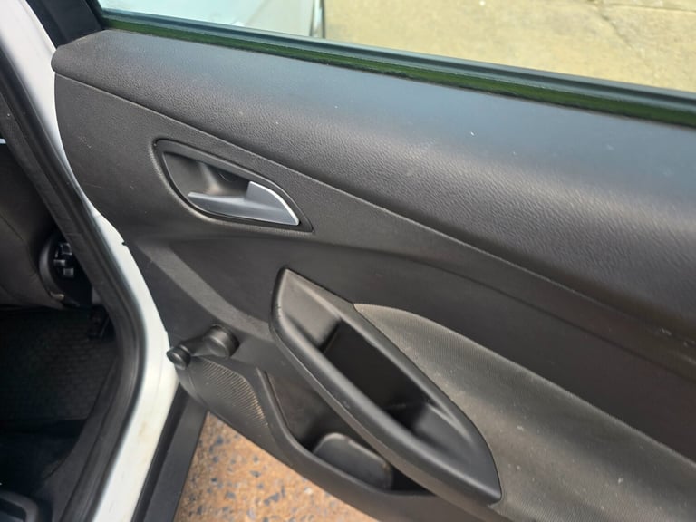 2012 Ford Focus 1.6 TDCi 115 Edge 5dr ESTATE Diesel Manual - Image 15