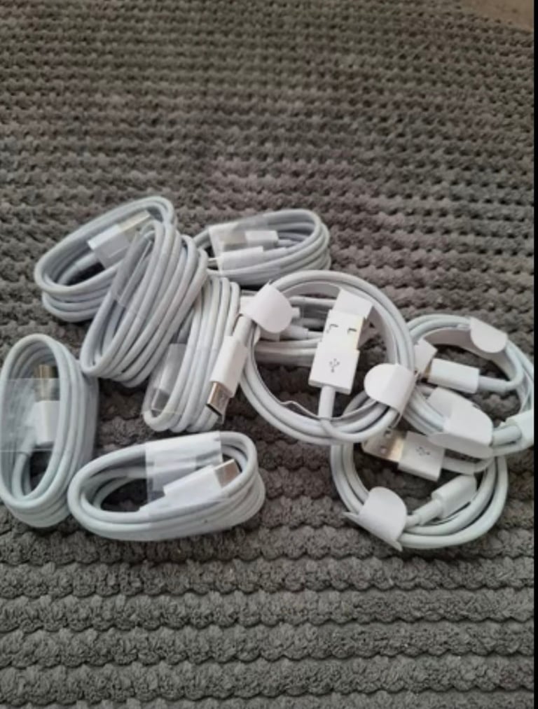 New 10 x Quick chargers With USB Cables
