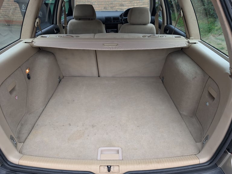 Volkswagen, GOLF, Estate, 2004, Other, 1595 (cc), 5 doors