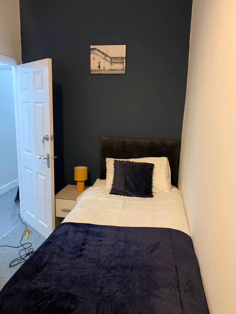 Single room to let in Stoke on Trent 