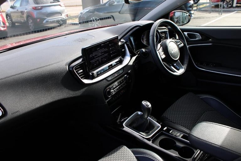 2023 Kia XCeed 1.5 T Gdi 3 Suv 5dr Petrol Manual Euro 6 (s/s) (158 Bhp) HATCHBACK Petrol Manual