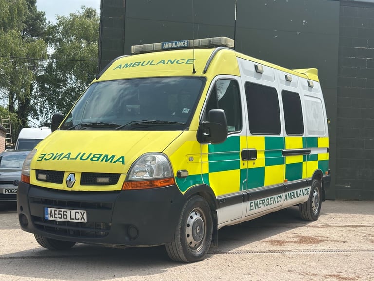 2006 Renault Master LOW MILEAGE AUTOMATIC Ex ambulance ideal Campervan project!