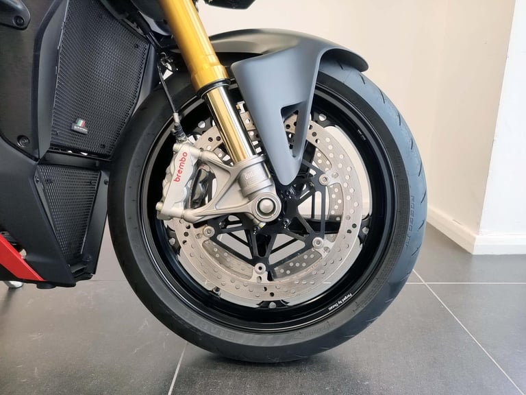 2025 Ducati Streetfighter V4S Red 562 Miles Akro Exhaust | £372 Dep & £372 pcm