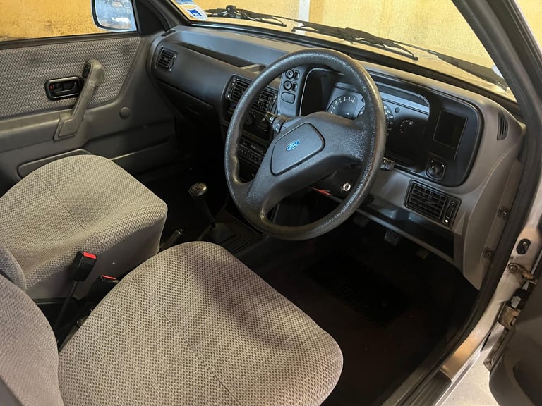 Ford Escort MK4 1.6GL Estate - Walk Around Video