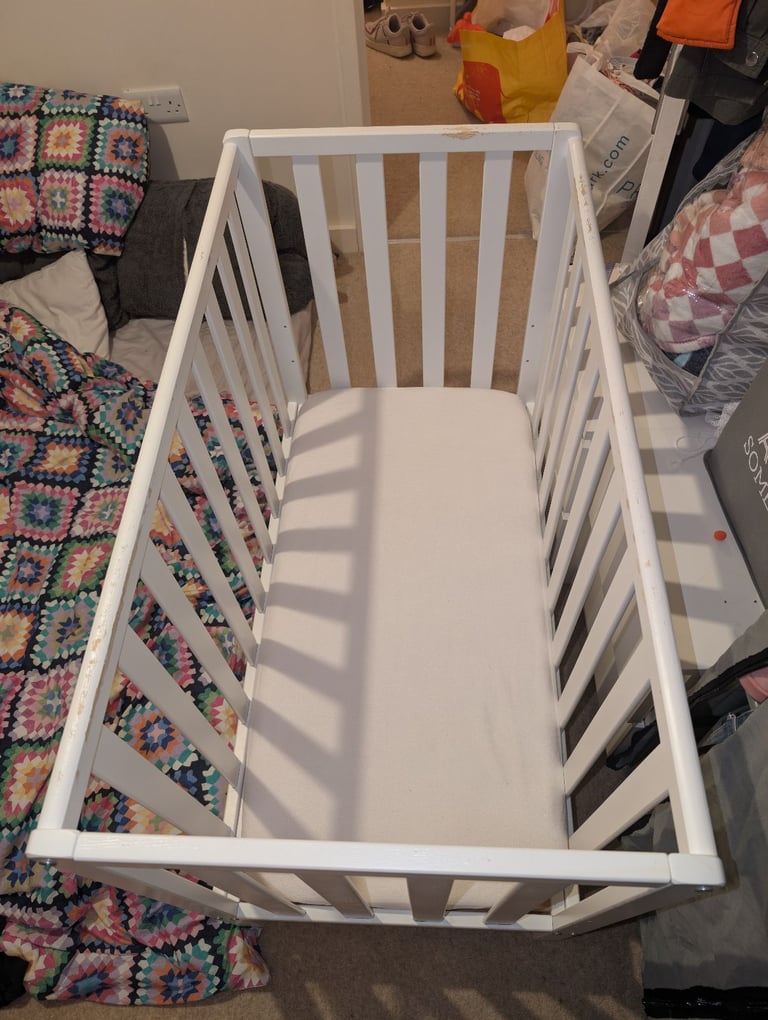 Baby/toddler cot