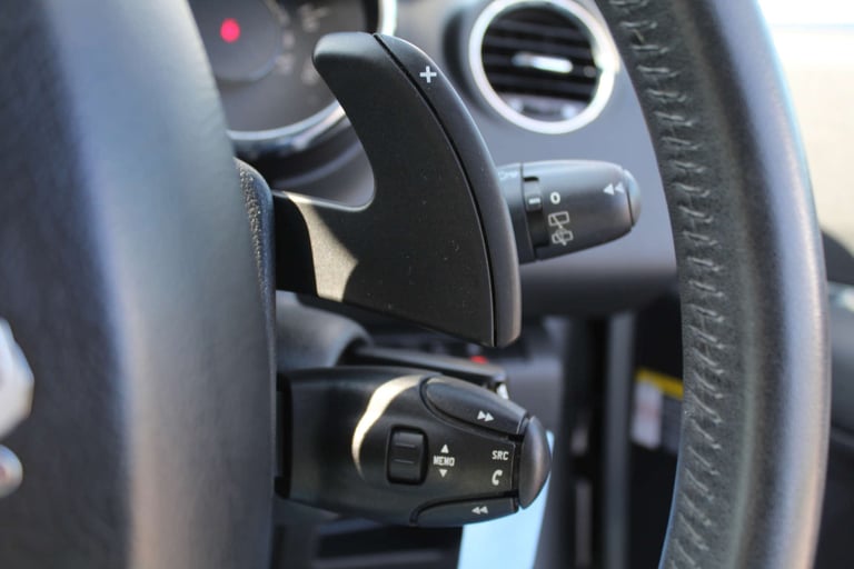 2015 Peugeot 3008 1.6 3008 Active e-HDi Semi-Auto 5dr SUV Diesel Automatic