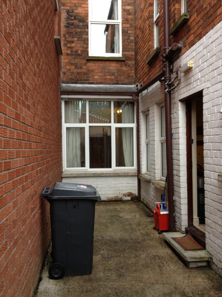 House with Double Rooms Available for Rent - 90 Malone Avenue Belfast 