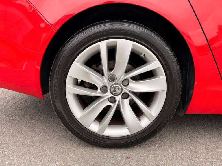 2016 Vauxhall Insignia 1.4T SRi Nav 5dr [Start Stop] HATCHBACK PETROL Manual