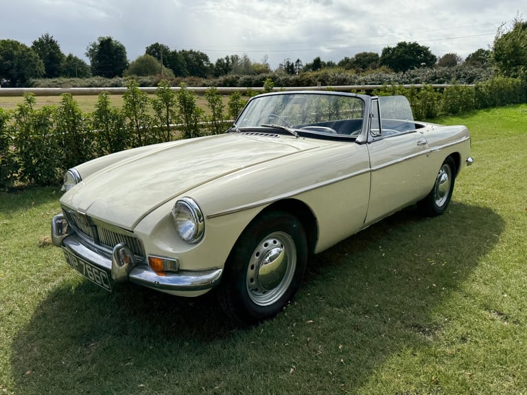 1965 MG MGB Pull Handle Roadster  Convertible PETROL Manual