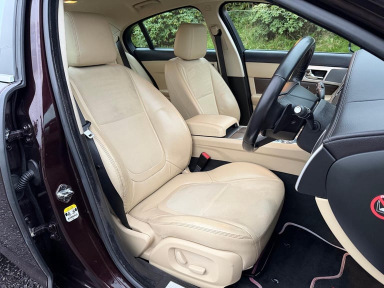2012 Jaguar XF 2.2d SE Saloon 4dr Diesel Auto Euro 5 190 BHP ** LOW MILES **