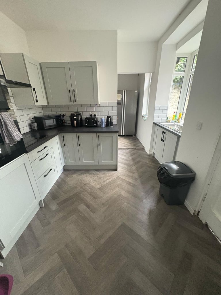 Newly refurbished room available to rent ALL BILLS INCLUDED!!! 