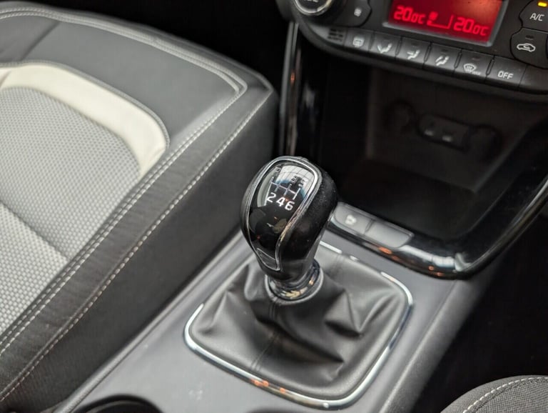 2015 Kia Ceed 1.6 GDi EcoDynamics 3 Hatchback 5dr Petrol Manual Euro 5 (s/s) (133 bhp) -  HATCHBA...