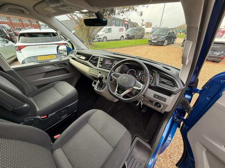 2023 Volkswagen Transporter 2.0 TDI T32 Highline Kombi DSG FWD SWB Euro 6 (s/s) 5dr WINDOW VAN Di...