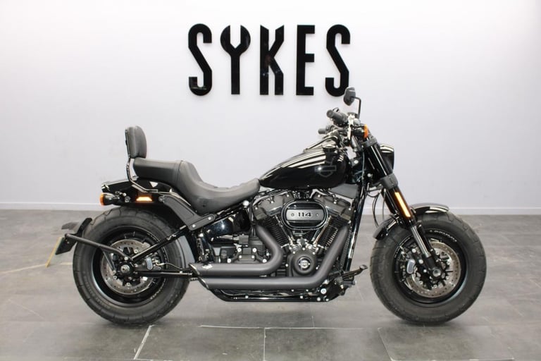 2021 Harley-Davidson FXFBS Softail Fat Bob in Vivid Black 