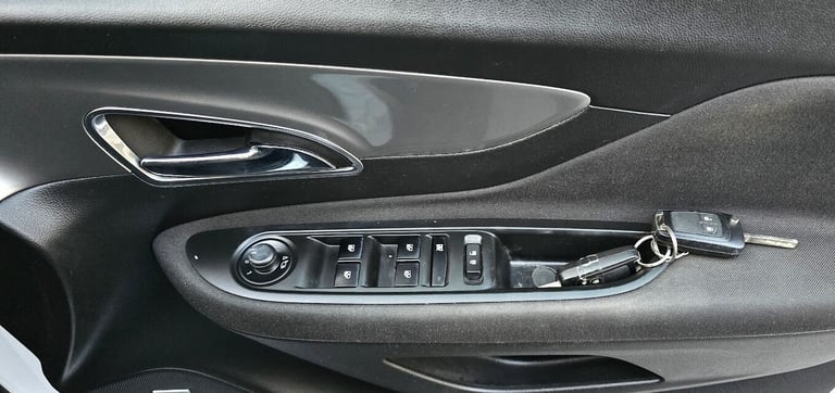 VAUXHALL MOKKA Tech-Line 1.4 Turbo Petrol 5dr *1 Year Warranty*
