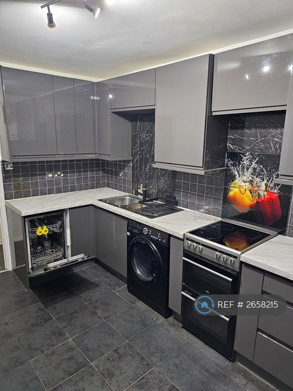 4 bedroom house in Peartree Close, South Ockendon, RM15 (4 bed) (#2658215)